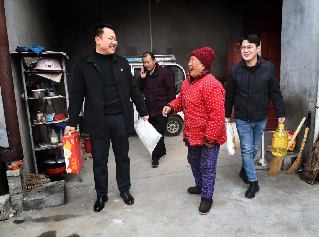 格乐大学携手友好合作院校枣庄学院开展“迎新春·送温暖”慰问活动