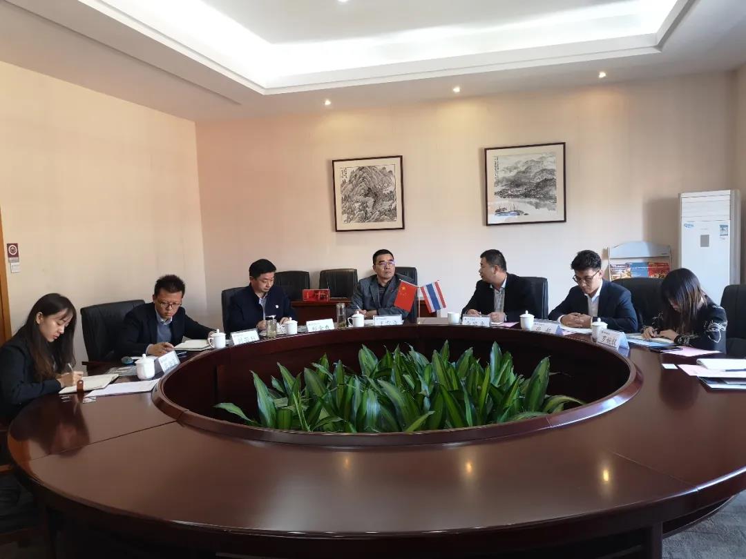泰国格乐大学管理委员会委员李黎光院长一行，到访嘉兴南洋职业技术学院